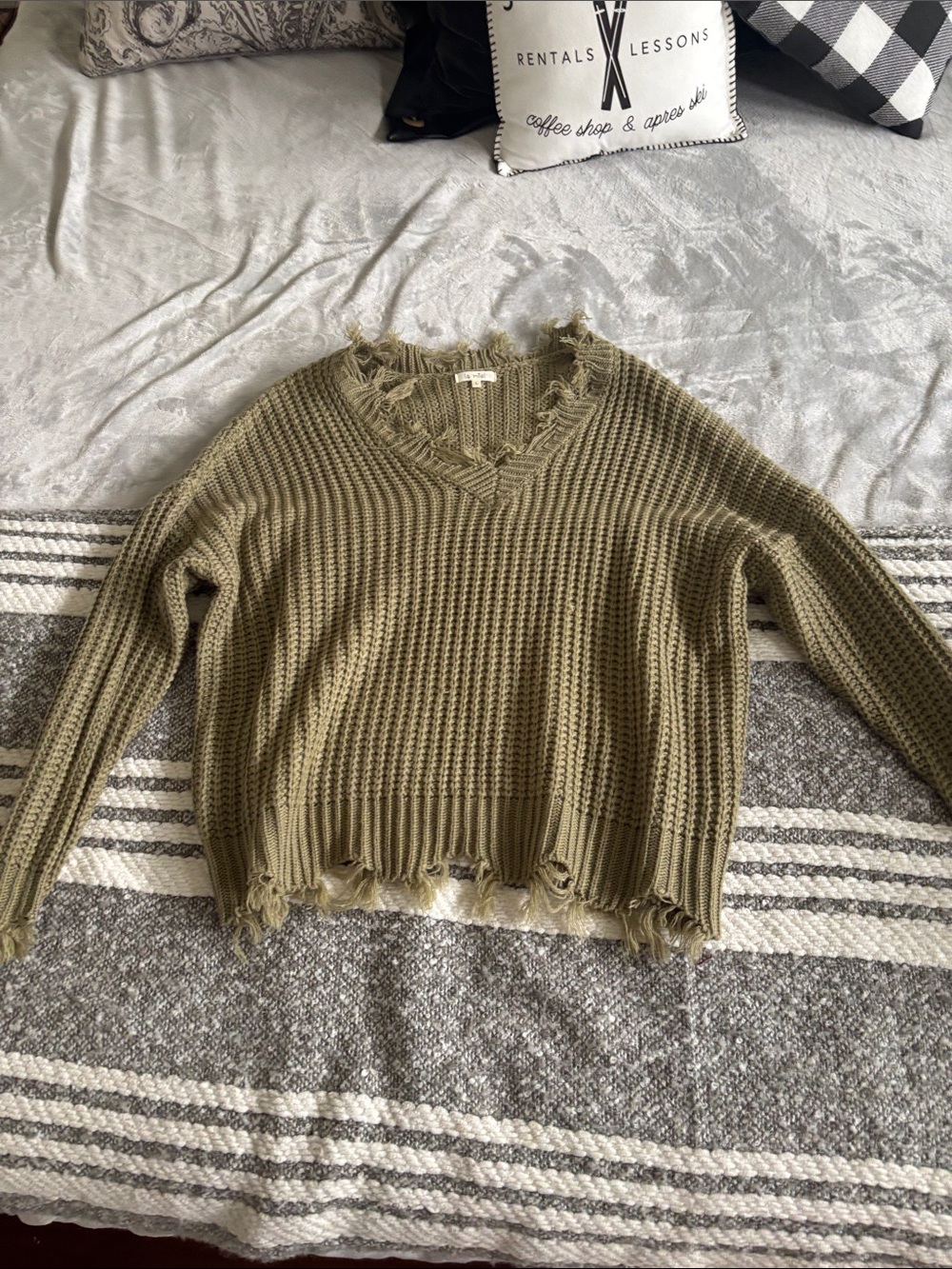 LA MIEL Olive Green Distressed V-Neck Sweater
